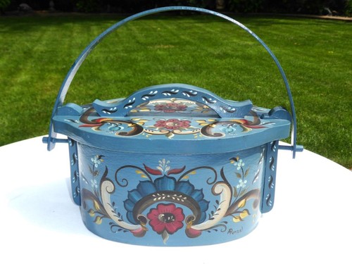 VINTAGE FOLK ART NORWEGIAN ROSEMALING TINE STORAGE BOX ARTIST SIGNED