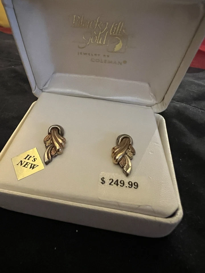 Pendientes, pendientes, hojas, tachuelas de oro Black Hills, bonitos, Foto 4 de 4