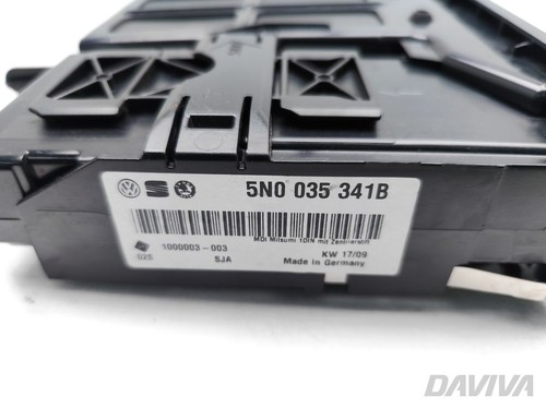 VW Scirocco Conector USB 2009 Coupe 2/3dr 5N0035341B (08-17) Diesel 2.0 TDI - Imagen 7 de 11