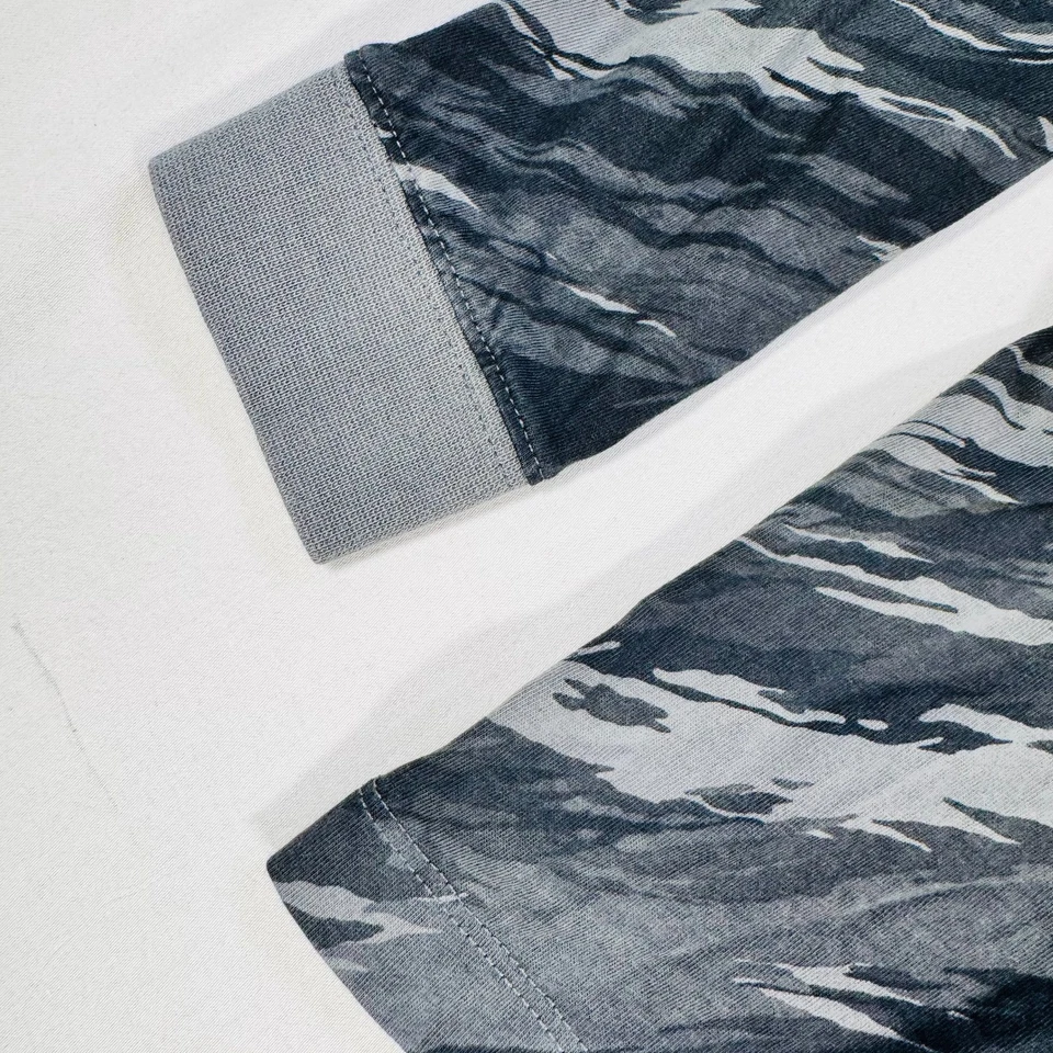 Camiseta Nike Juvenil Manga Larga Gris Estampado Camuflaje Naranja Swoosh Logo Talla L Foto 4 de 4