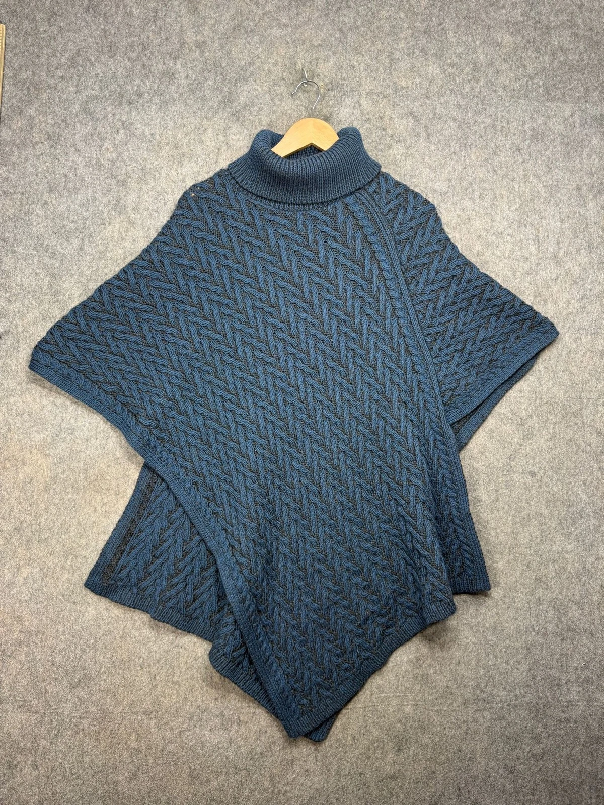 Aran Crafts Poncho Womens Size M/L Blue 100% Merino Wool Cable Knit Jumper IRE