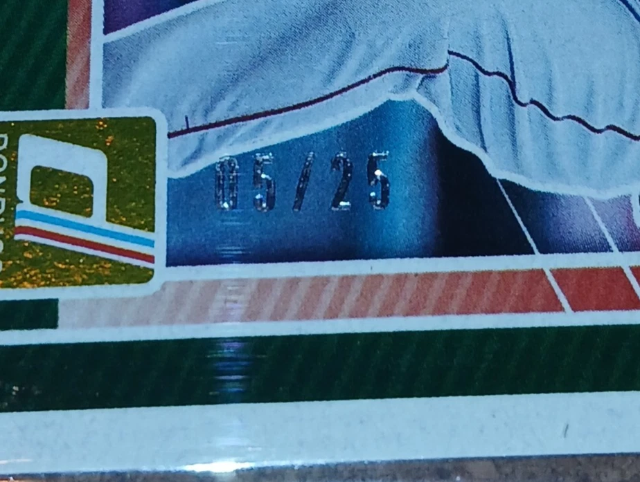 2025 DONRUSS - DUSTIN PEDROIA #28 - ХУДОЖНИК ДОКАЗАТЕЛЬСТВО параллельный номер 05/25 SSP - Изображение 3 из 3