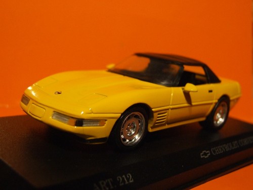 Chevrolet Corvette ZR1 techo blando escala 1:43 detalle Corgi años 90 - Imagen 2 de 5