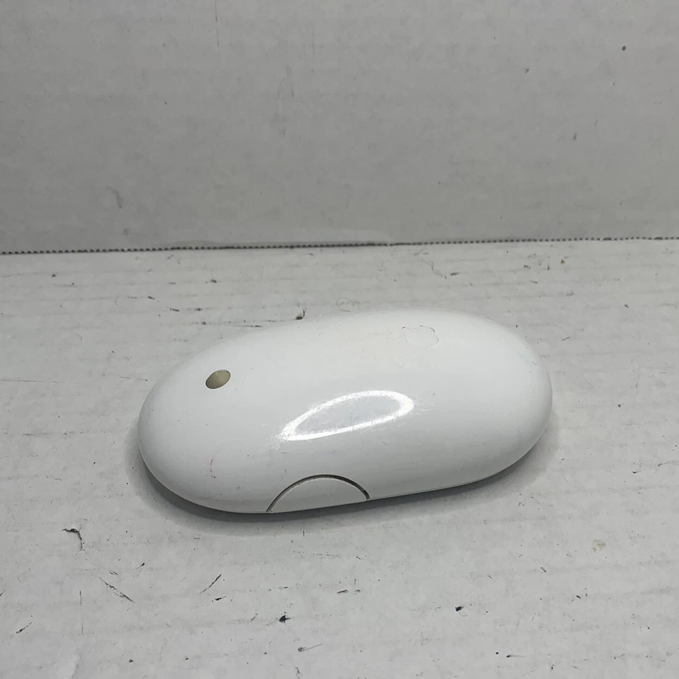 Apple Wireless Battery Operated Bluetooth Mighty Mouse WORKING Model A1197 - Image 3 of 4