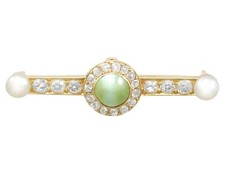 1.55 Ct Chrysoberyl and 1.10 Ct Diamond, Pearl and 18k Yellow Gold Bar Brooch 