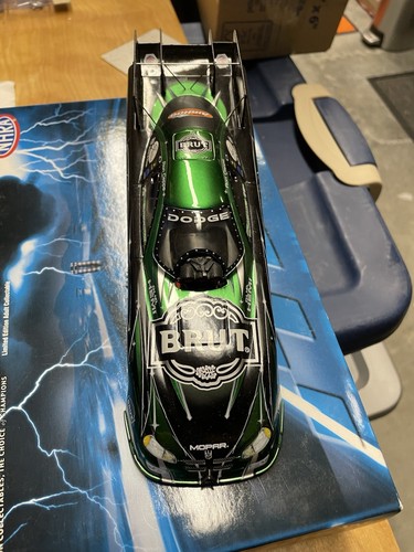 Ron Capps Brute Funny Car 1/24 Liquid Color NHRA Dodge Charger - Picture 2 of 8