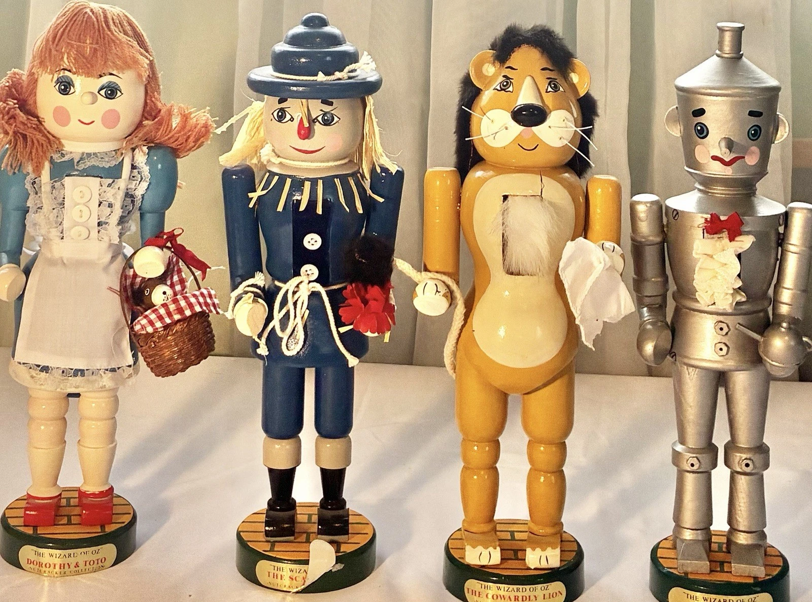 Kurt Adler, Wizard Of Oz Nutcracker Set Santa’s World, Dorothy And Friends