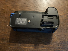 Meike Mk D7000 camera grip with battery holder for Nikon