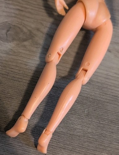 Vintage Uneeda Dollikin Fashion Doll 12" Barbie clone snodato - Foto 18 di 18