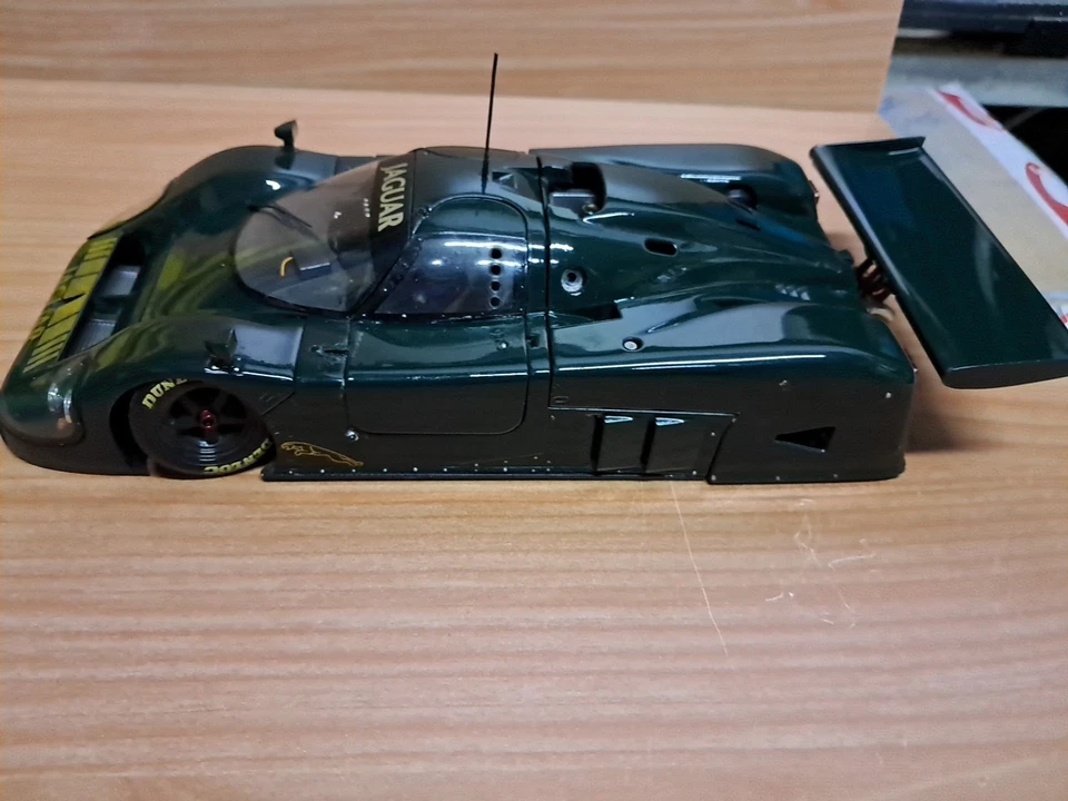 EXOTO Jaguar XJR-9( Le Mans 1988) Scala 1/18 - Immagine 2 di 4