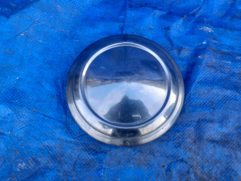 Tapa central Chevy Vega 1973-1979 y Chevy Monza 1975-1979 Foto 3 de 4