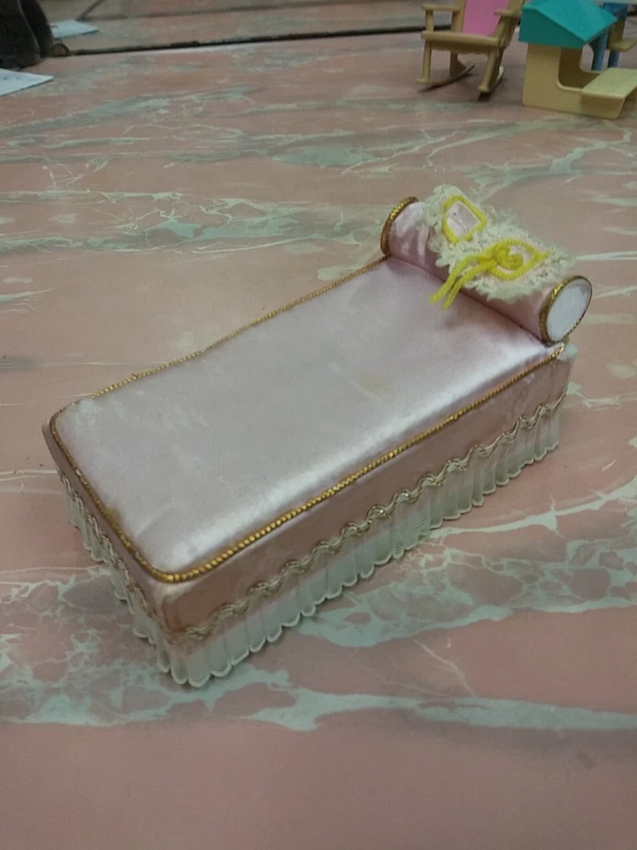 Mueble Fantasía Princesa Pequeña Ideal Vintage Rosa Blanco SIN Cabecero Foto 2 de 3