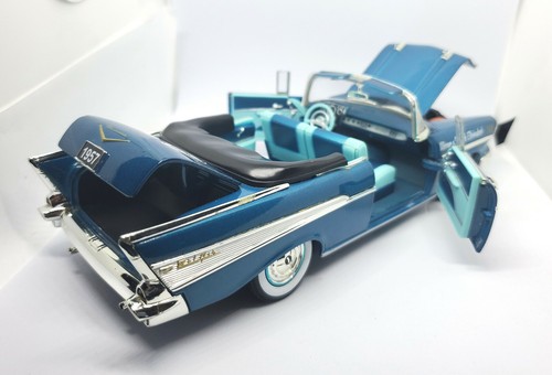 M2 Machines 1:24 Scale '57 Chevy Convertible - Pep Boys - Picture 7 of 11