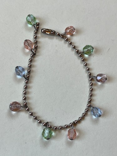 Dainty Silvertone Bead w Pastel Plastic Bead Dangle Charms Bracelet - 6.5 inches - Picture 6 of 8
