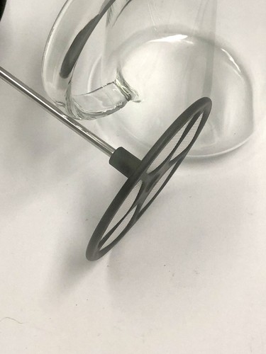 Espumador Bodum Latteo manual, 8 onzas, vidrio superior negro - Imagen 5 de 8