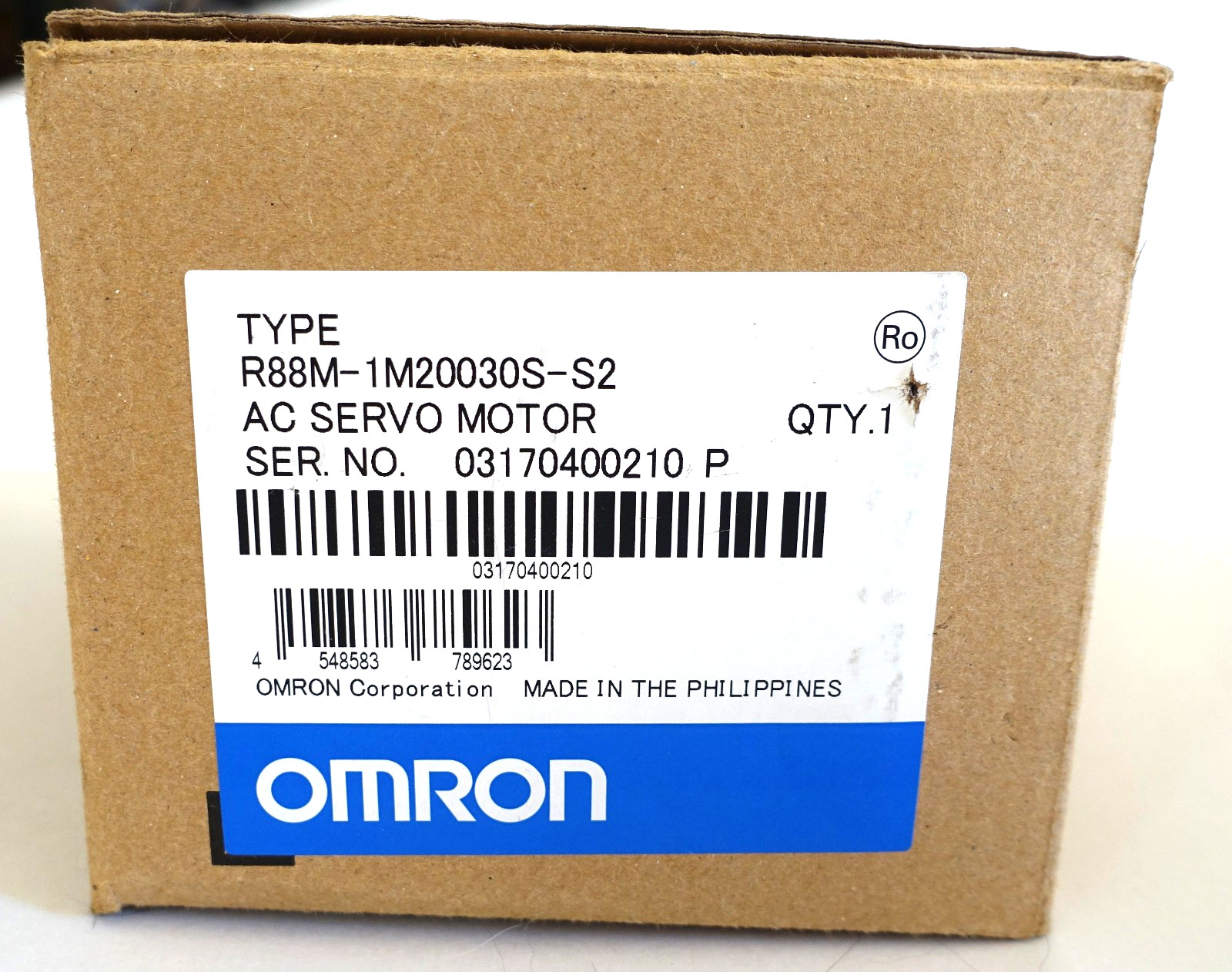 OMRON R88M-1M20030S-S2 AC SERVO MOTOR NEW SURPLUS (HB)