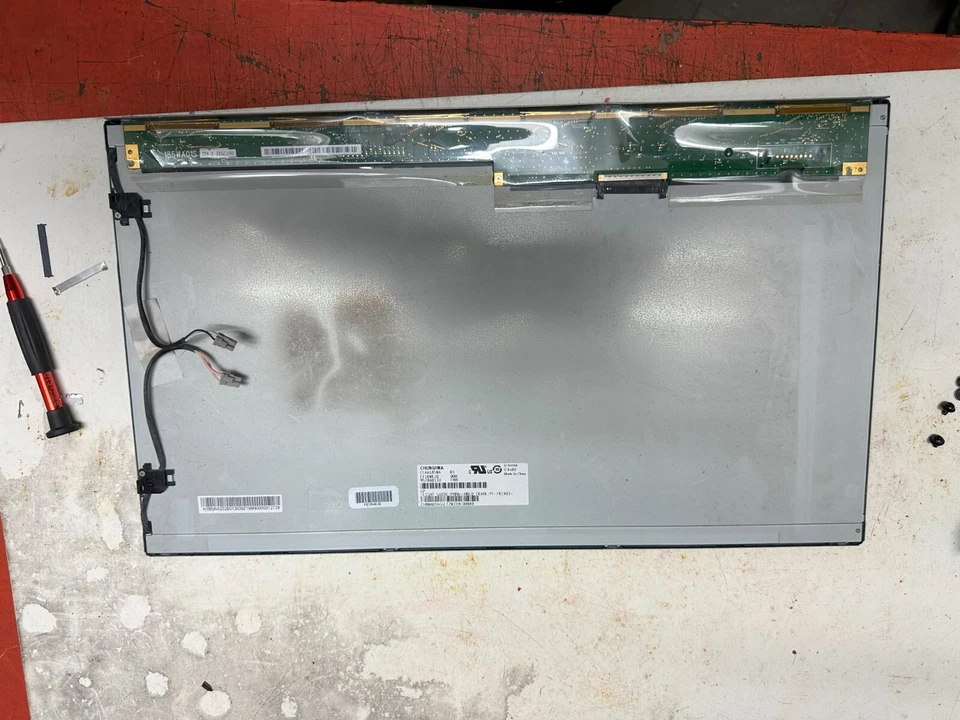 Schermo Display per TV 19 Pollici Model: LG 19LH2000 - Immagine 4 di 4