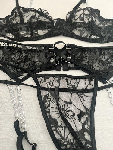 Sexy Black Lace Chain Lingerie Underwear Set ~ Bra, Thong, Suspender Belt - Picture 4 of 11