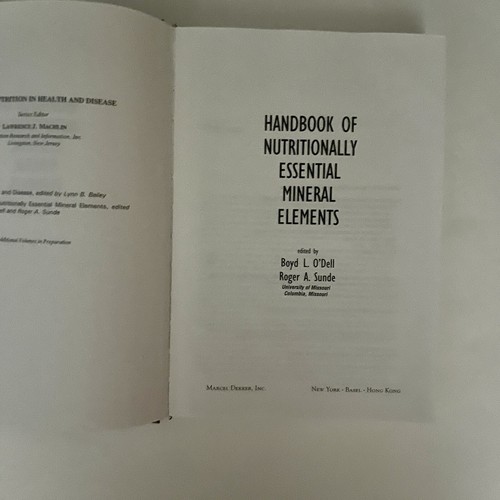 Handbook of Nutritionally Essential Mineral Elements, 1st Edition Hardcover - 第 3/14 張圖片