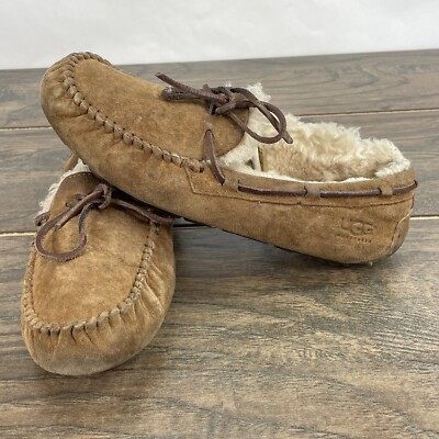 UGG Dakota 5612 Amber Light Sz 6 Woman's Slippers 100 UGG Dakota 5612 Amber Light Sz 6 Woman's Slippers 100