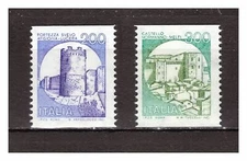 s21497) ITALY 1981 MNH **New** "Castles" coils L.200 + L.300 2v