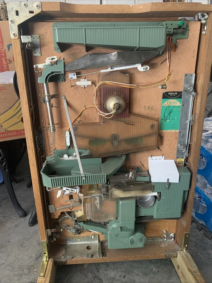 Máquina Pachinko Nishijin 1972 tipo A - pequeña reparación requerida o buena para piezas Foto 3 de 4