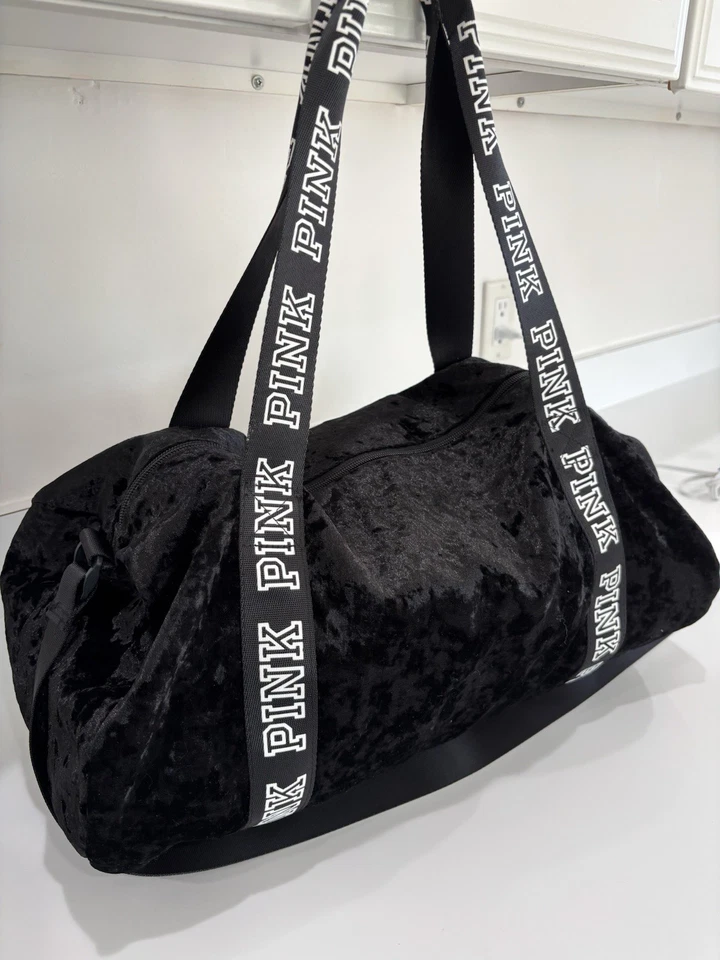 Bolso de Lona Victoria’s Secret Rosa Negro Con Logo Blanco Terciopelo Aplastado Foto 4 de 4