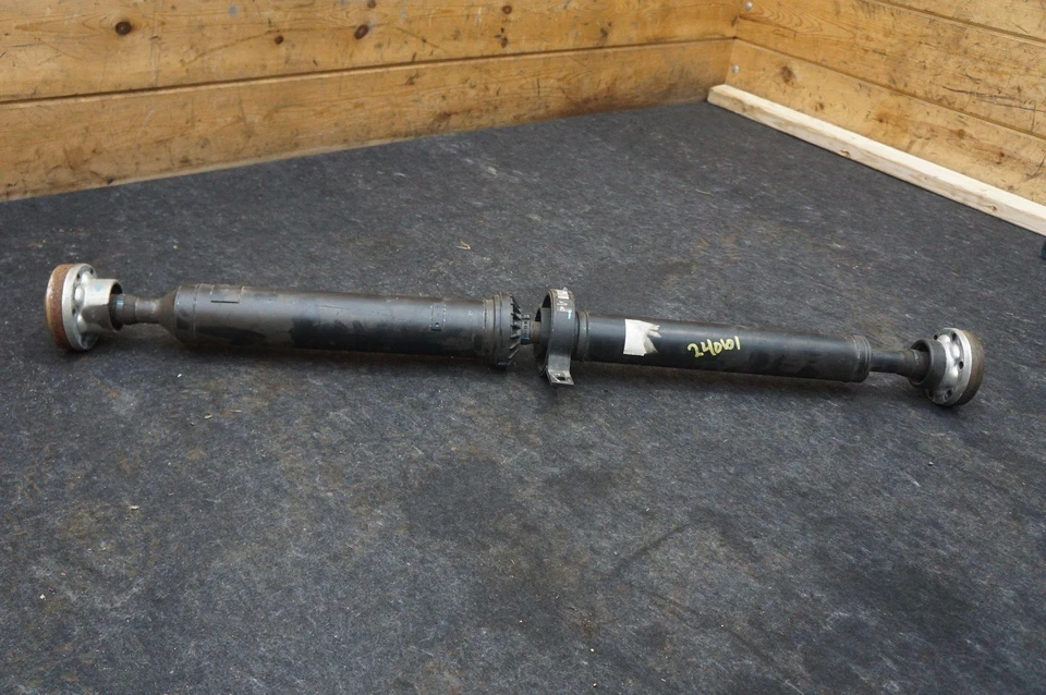 Eje de transmisión de hélice trasera 3,0 l AWD OEM T2R7545 Jaguar tipo F X152 2016-20 Foto 3 de 4