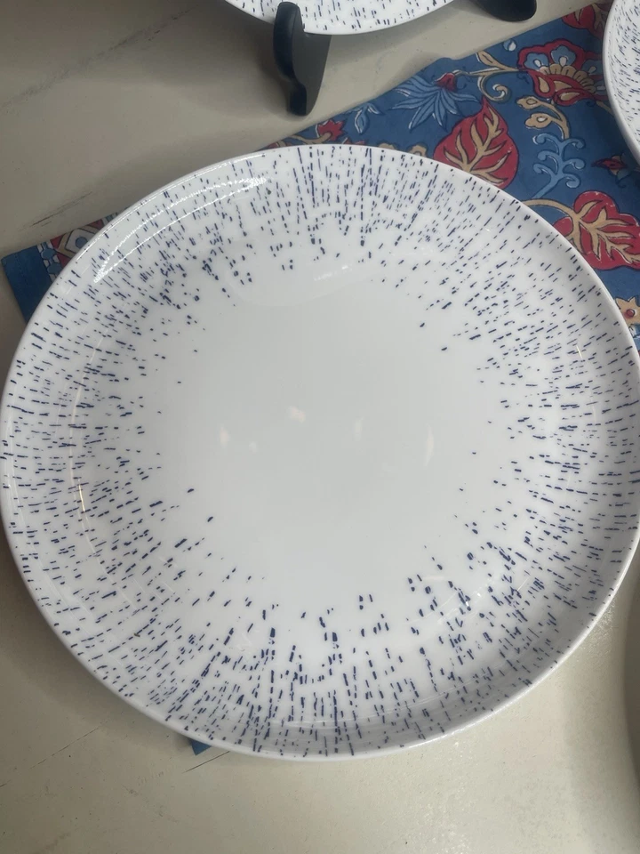Mikasa Capri Bone China 11” prato de jantar branco e azul conjunto com 4 peças nunca usado - Imagem 3 de 4