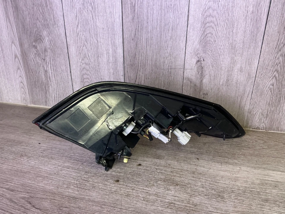 # 2021-2022-2023 Nissan Rogue luz trasera derecha lado pasajero OEM Foto 3 de 4