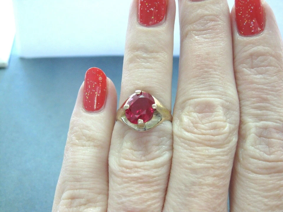 Beautiful Antique Solid 10K Yellow Gold Ring w/ large ab created Ruby sz7 pinky - Image 3 of 4