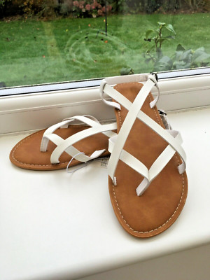 Damen Freizeit weiße Riemchensandalen - weite Passform - brandneu Größe 6,5 oder 7