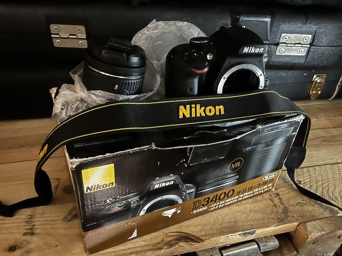 Nikon D3400 18-55 VR Kit 本体とバッグ付き Nikon D3400 18-55 VR Kit