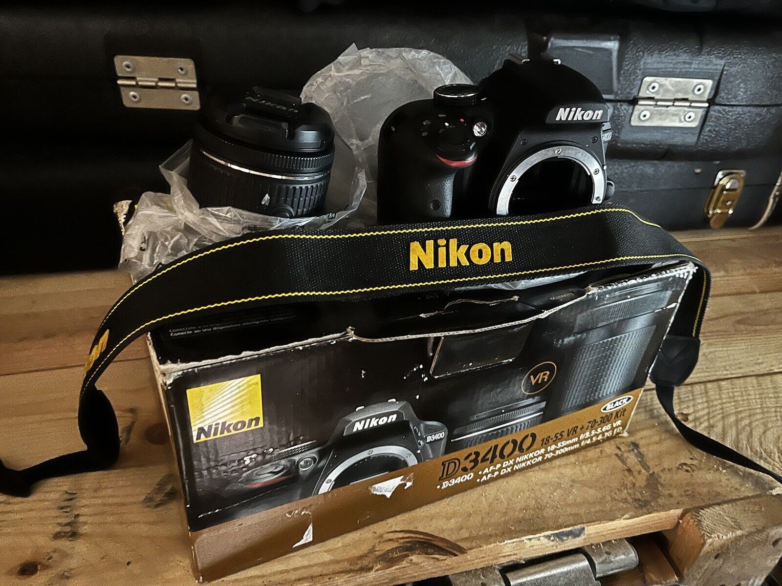 Nikon D3400 Camera w Box 18-55mm Lens + Strap