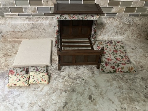 OOAK Vintage Artisan Majestic Canopy Bed Dollhouse 1:12 - Picture 8 of 9