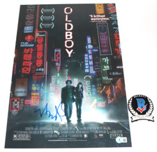 PARK CHAN-WOOK SIGNED 'OLD BOY' 12x18 MOVIE POSTER BECKETT COA KOREAN DIRECTOR PARK CHAN-WOOK SIGNED 'OLD BOY' 12x18 MOVIE POSTER BECKETT COA KOREAN DIRECTOR
