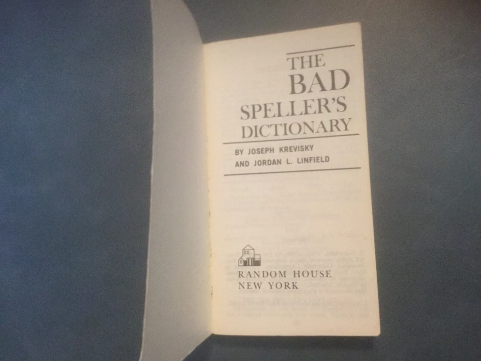 The Bad Speller's Dictionary - Random House - Mini Paperback Book 5 1/4 X 2 3/4 - Image 3 of 4