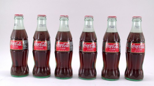 Coca Cola Coke Soda Pop Glass Bottles 6 pack 8 OZ FULL with Carrier 1997 Xmas - Picture 5 of 10