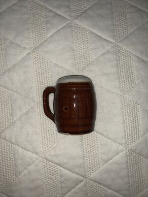 Vintage Salt/pepper shaker Frosty Beer Mug/Root Beer Mug
