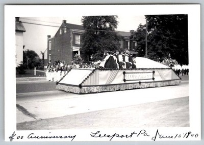 Vtg B&W Snapshot Parade Float Group Leetown Pa Celebrations 1940