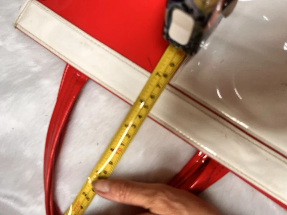 Vintage 1960’s Red & White Large PVC Bag. Fabulous Statement Bag. Zip Close. - Image 3 of 4