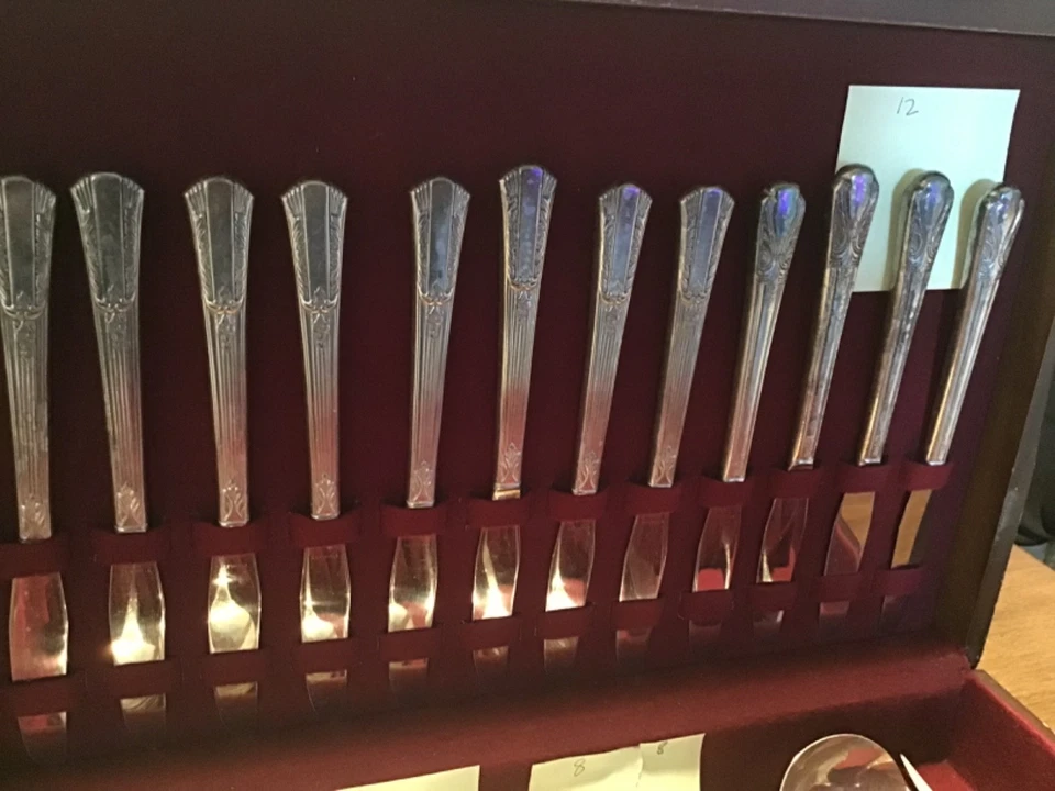 Mundial. Juego de cubiertos Rogers 1940 vintage plateado 133 piezas Foto 3 de 4