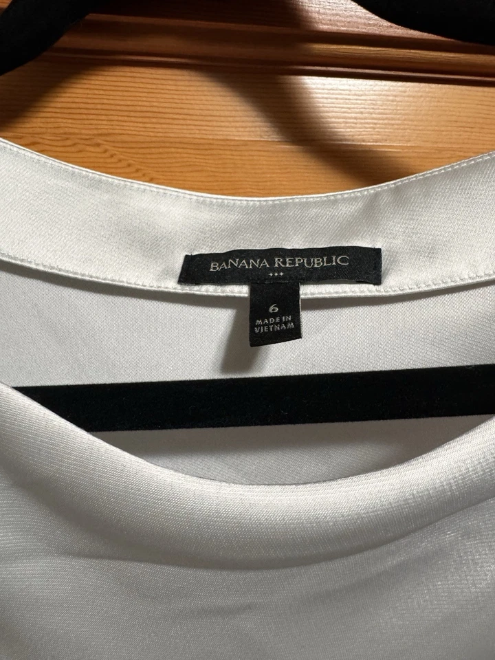 Blusa para mujer Banana Republic fruncida lateral día nieve talla 6 Foto 3 de 4