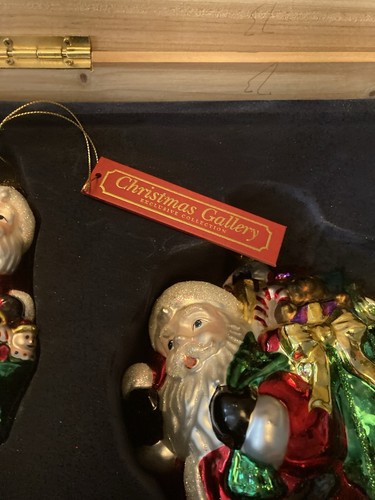 Christmas Gallery Weihnachtsbaum großer Weihnachtsmannschmuck in Holzkiste - Bild 19 von 22