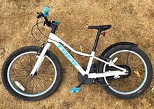 Trek 20in Precaliber Unisex Kids Bike White/Blue Mudguards Kickstand