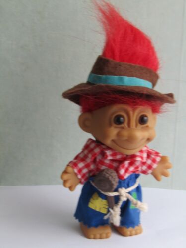 MUÑECA RUSS TROLL HILL BILLY DE COLECCIÓN DE SEGUNDA MANO CON PIPA DE MAZORCA DE MAÍZ 10 cm. de altura