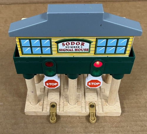 Thomas & Friends Wooden Railway SODOR #3 Signal House Sound/Lights 1081WJ00 - Picture 3 of 3