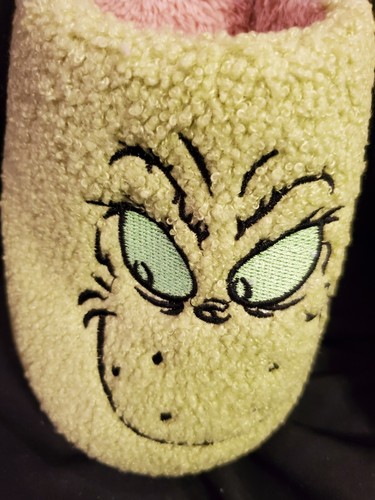 The Grinch Green Slip-on Unisex Christmas Slippers - Picture 12 of 13