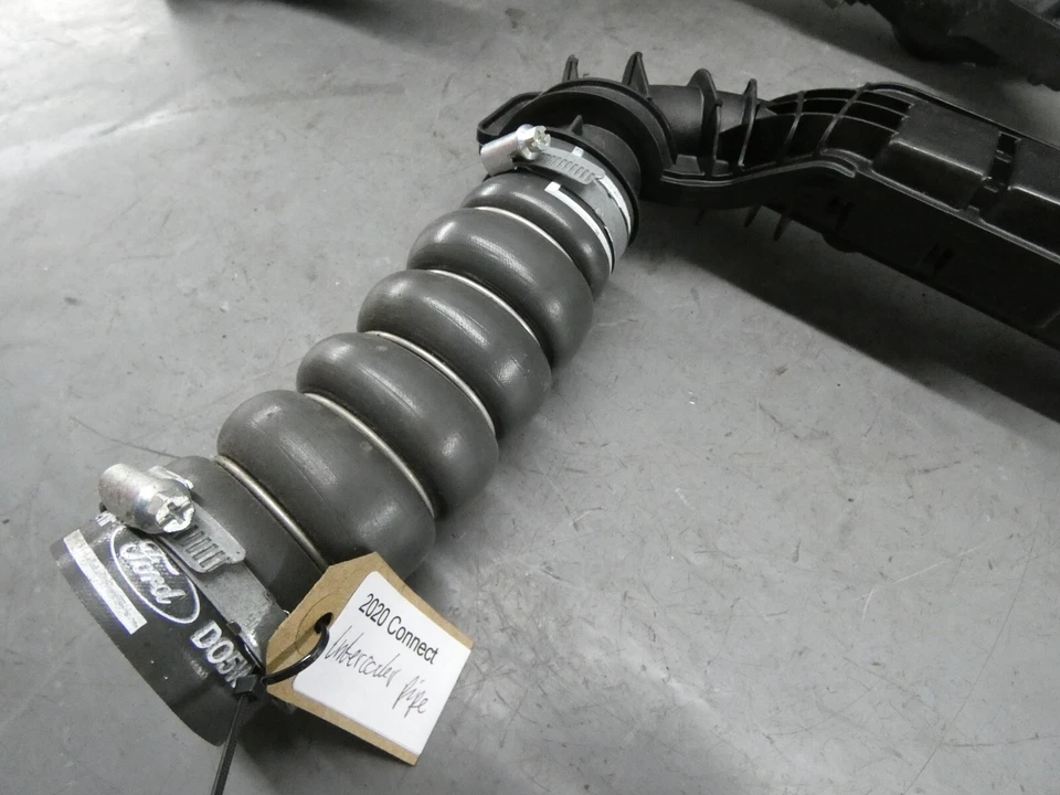 Mangueras de tubos intercooler Ford Transit Connect 1,5 TDCI 2020 Foto 4 de 4