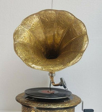 Antico grammofono HMV perfettamente funzionante fonografo, giradischi win-up